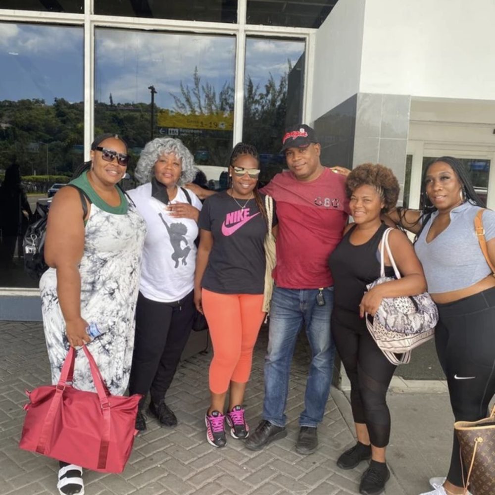 Jacko Expert Travels team with happy guests